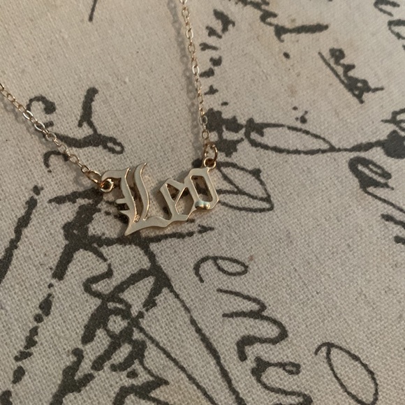 🌻 (5 items for $15) Leo charm Necklace - Picture 8 of 13